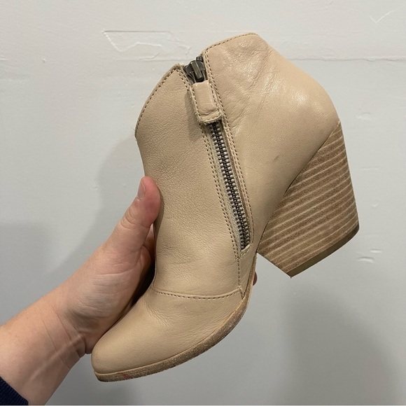 Eileen Fisher Trail Leather Ankle Bootie Size 5 Classic Neutral - Picture 10 of 13